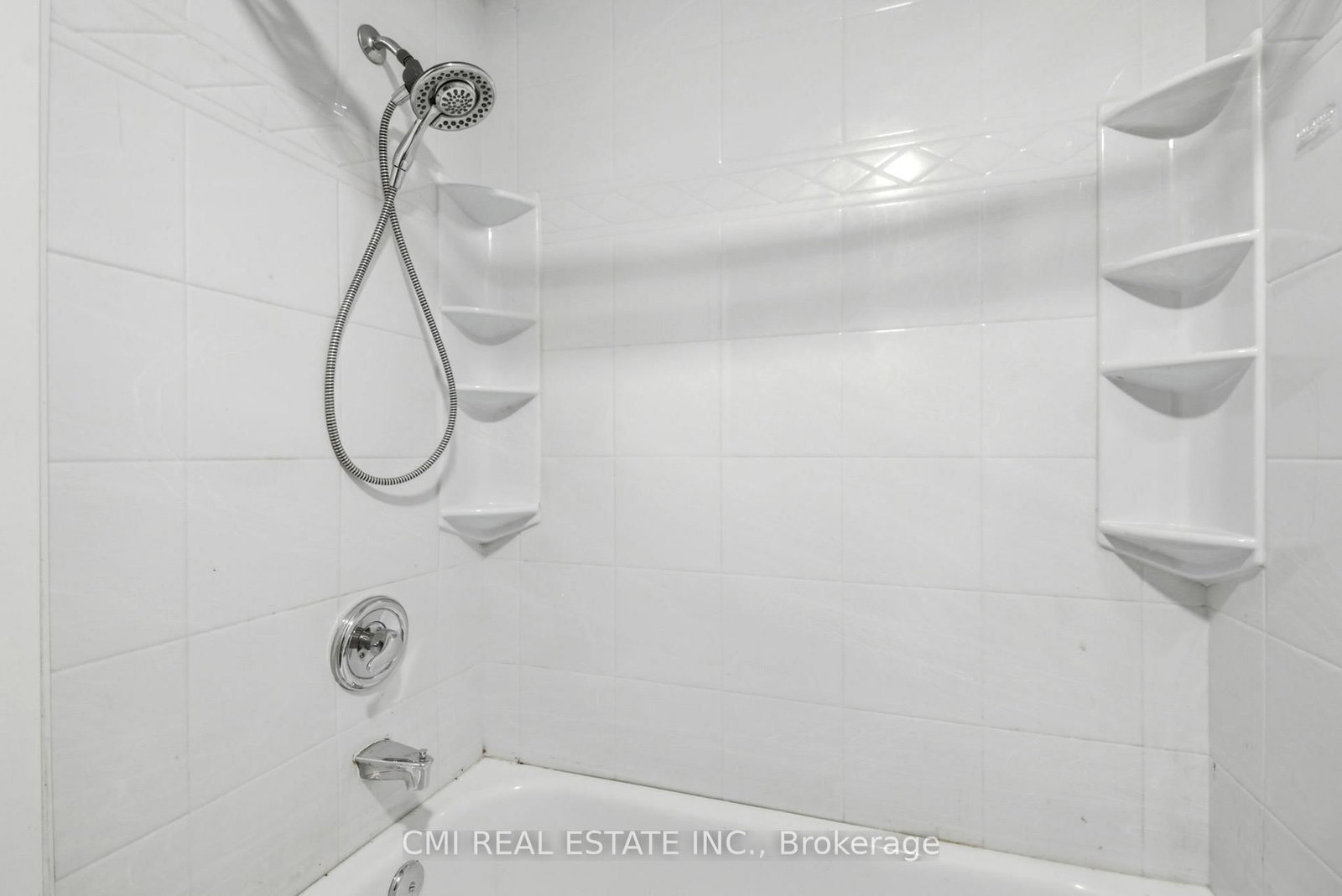 Detached House for sale at 8 Huronia Court, Brampton, Ontario, L6S 2C7 - Central Park - MLS: W13006368