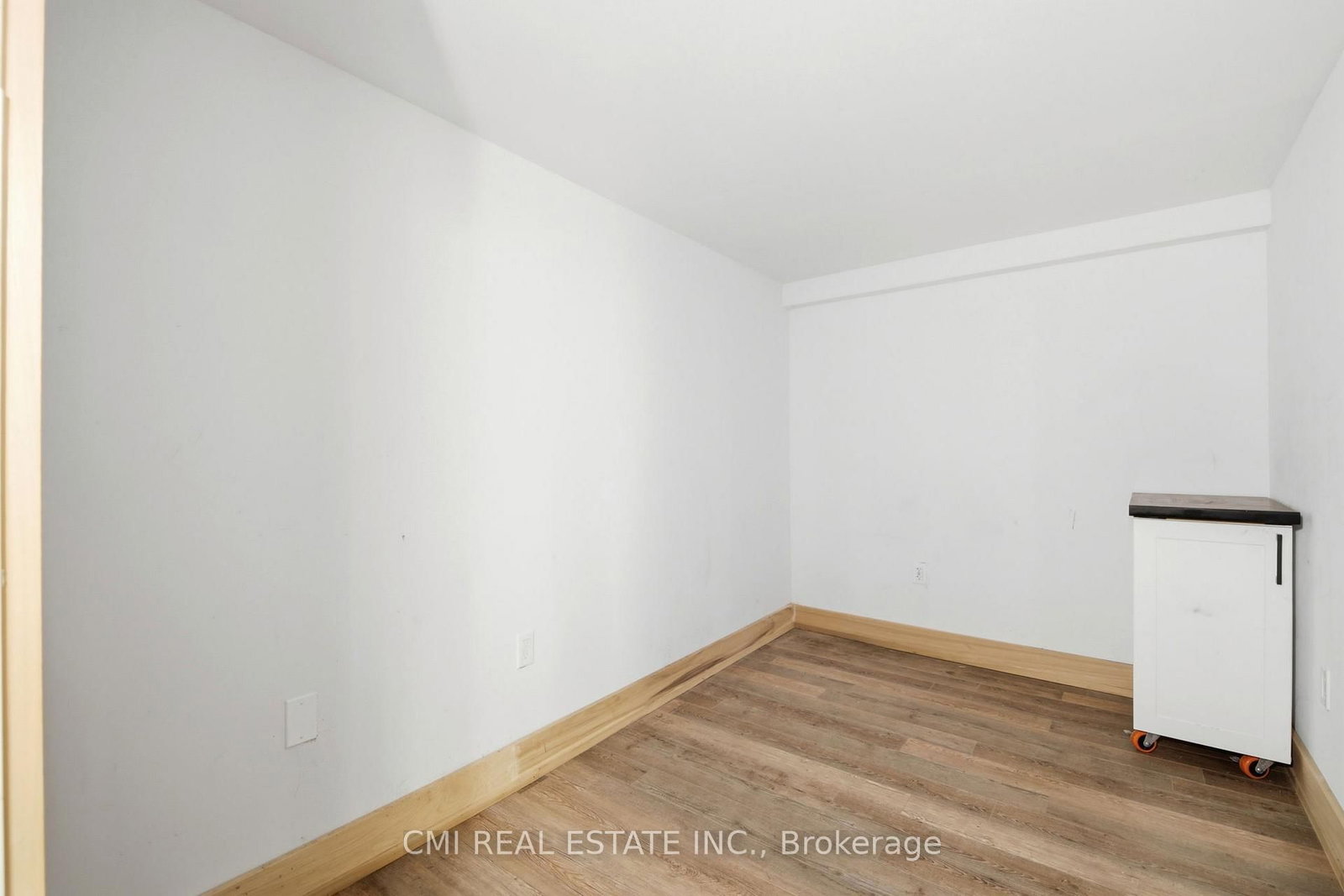 Detached House for sale at 8 Huronia Court, Brampton, Ontario, L6S 2C7 - Central Park - MLS: W13006368