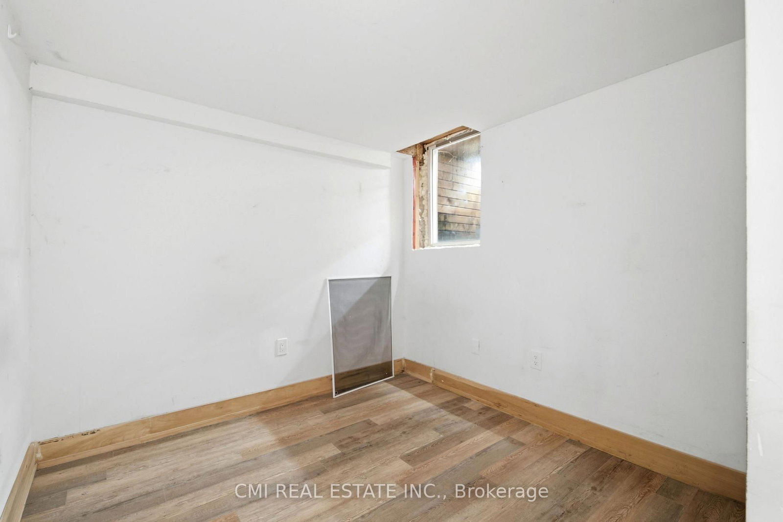 Detached House for sale at 8 Huronia Court, Brampton, Ontario, L6S 2C7 - Central Park - MLS: W13006368