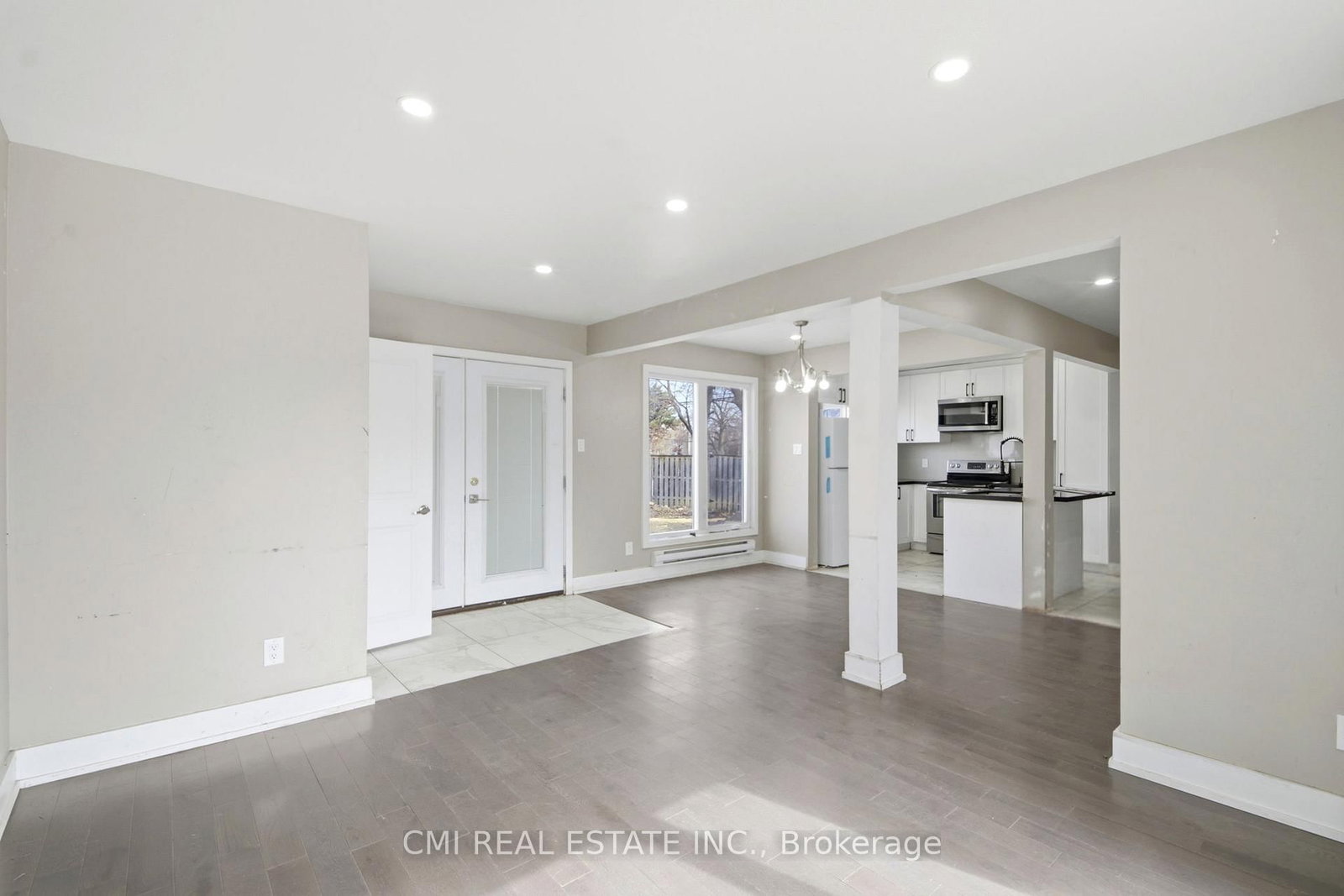 Detached House for sale at 8 Huronia Court, Brampton, Ontario, L6S 2C7 - Central Park - MLS: W13006368