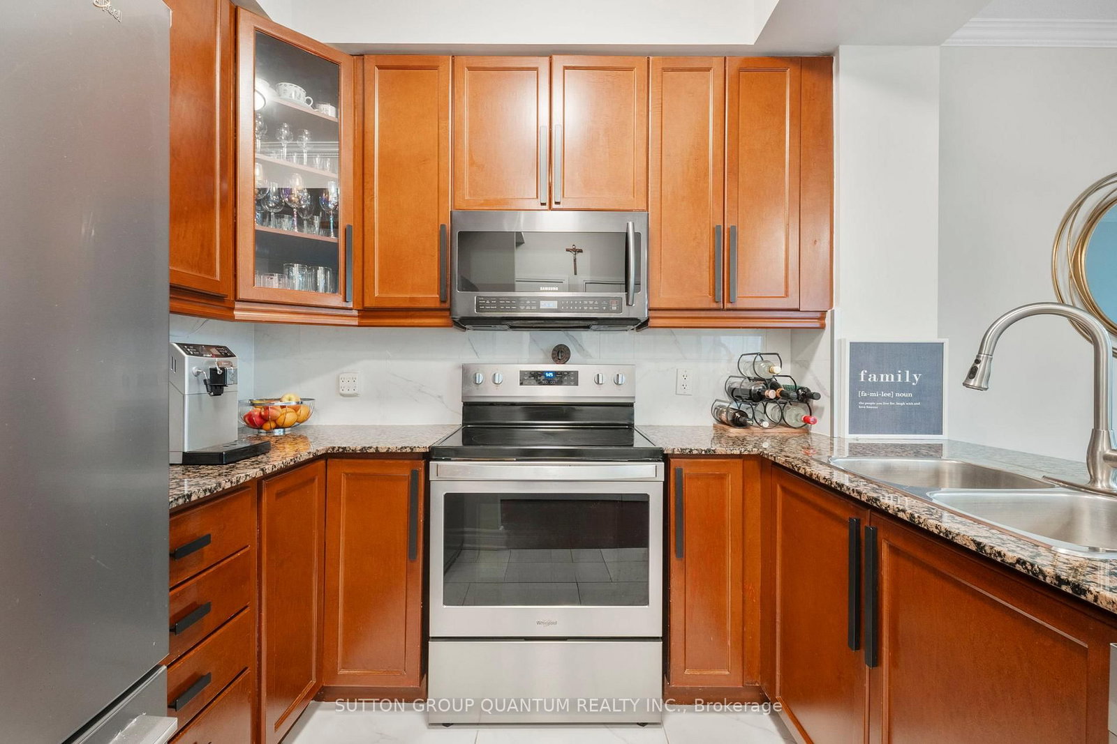 90 Absolute Avenue, Unit 302 - Photo 14