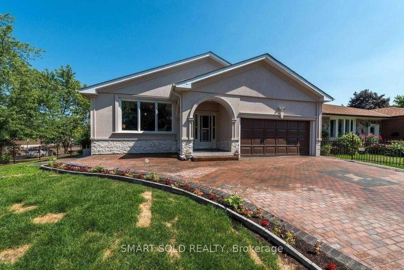 Main - 1116 Pomona Crt, Mississauga, L5C 1N2 | Image 2