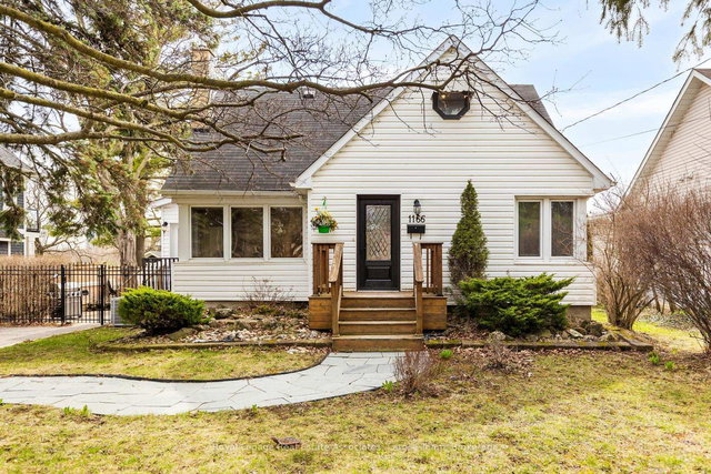 1166 Mineola Gardens