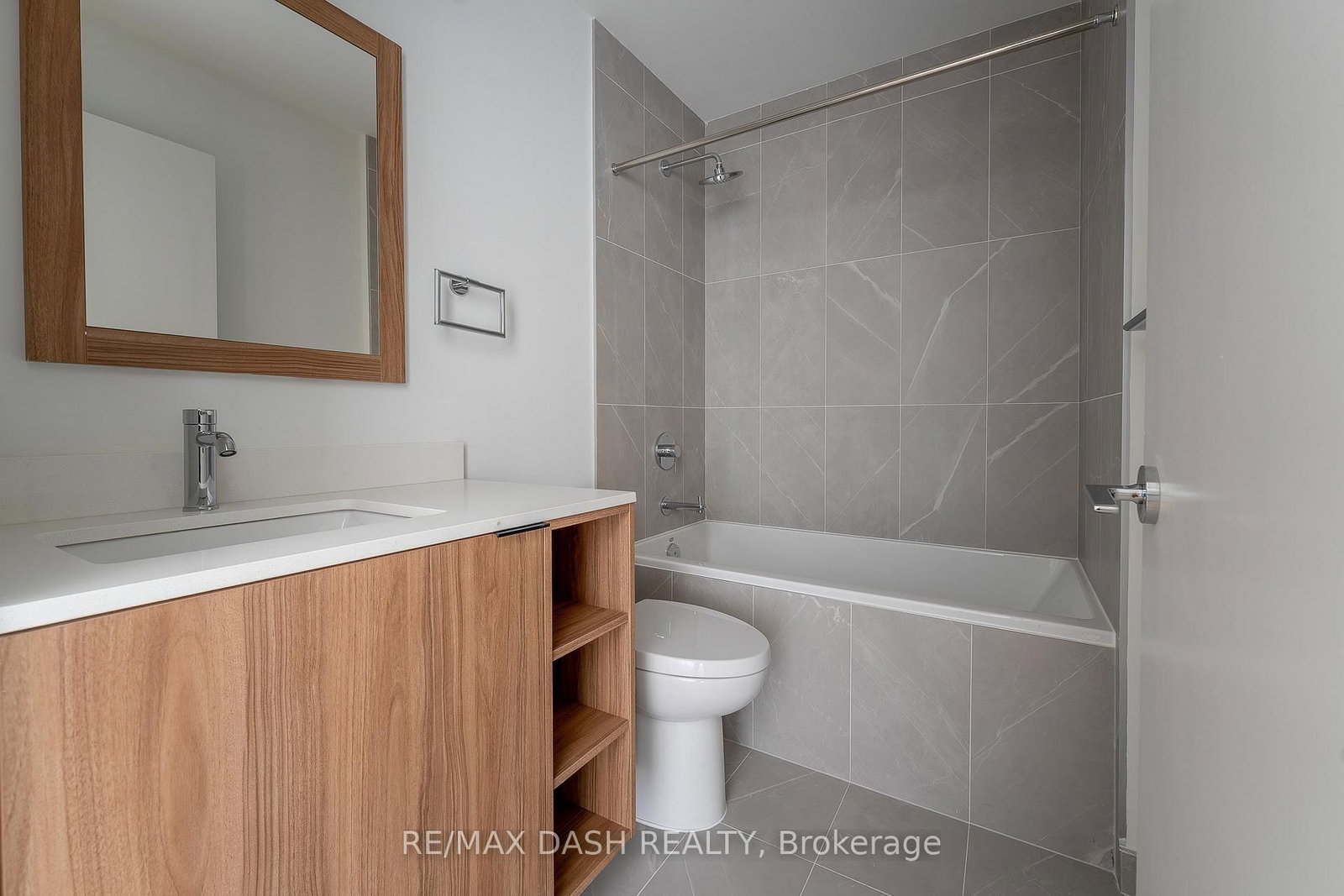 1037 THE QUEENSWAY Avenue, Unit 910 - Photo 12