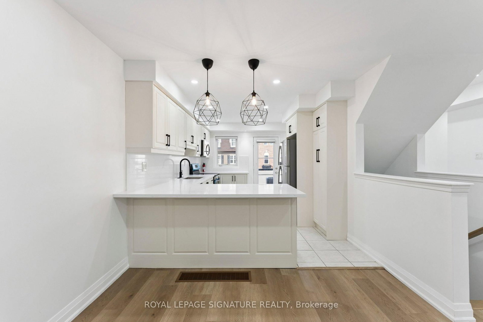 122 Baycliffe Crescent - Photo 12