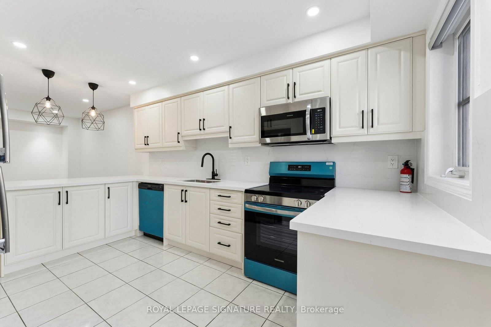 122 Baycliffe Crescent - Photo 16