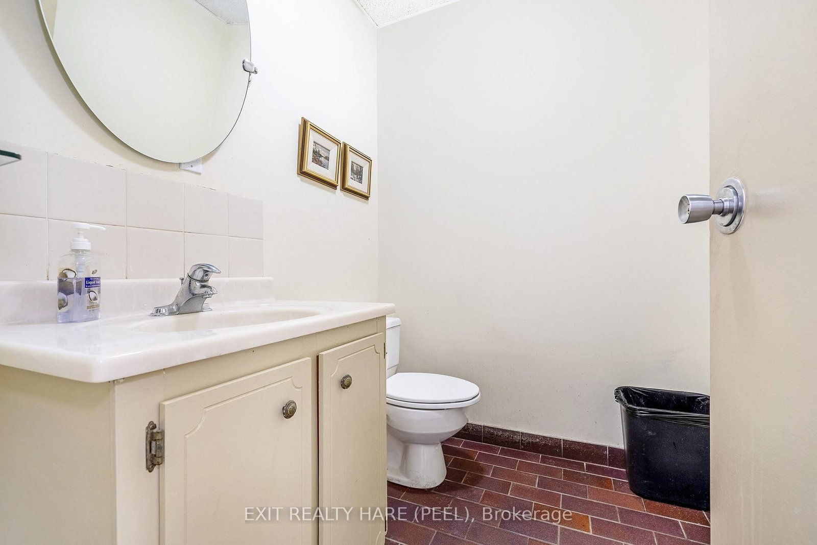 134 Queen Street E - Photo 26