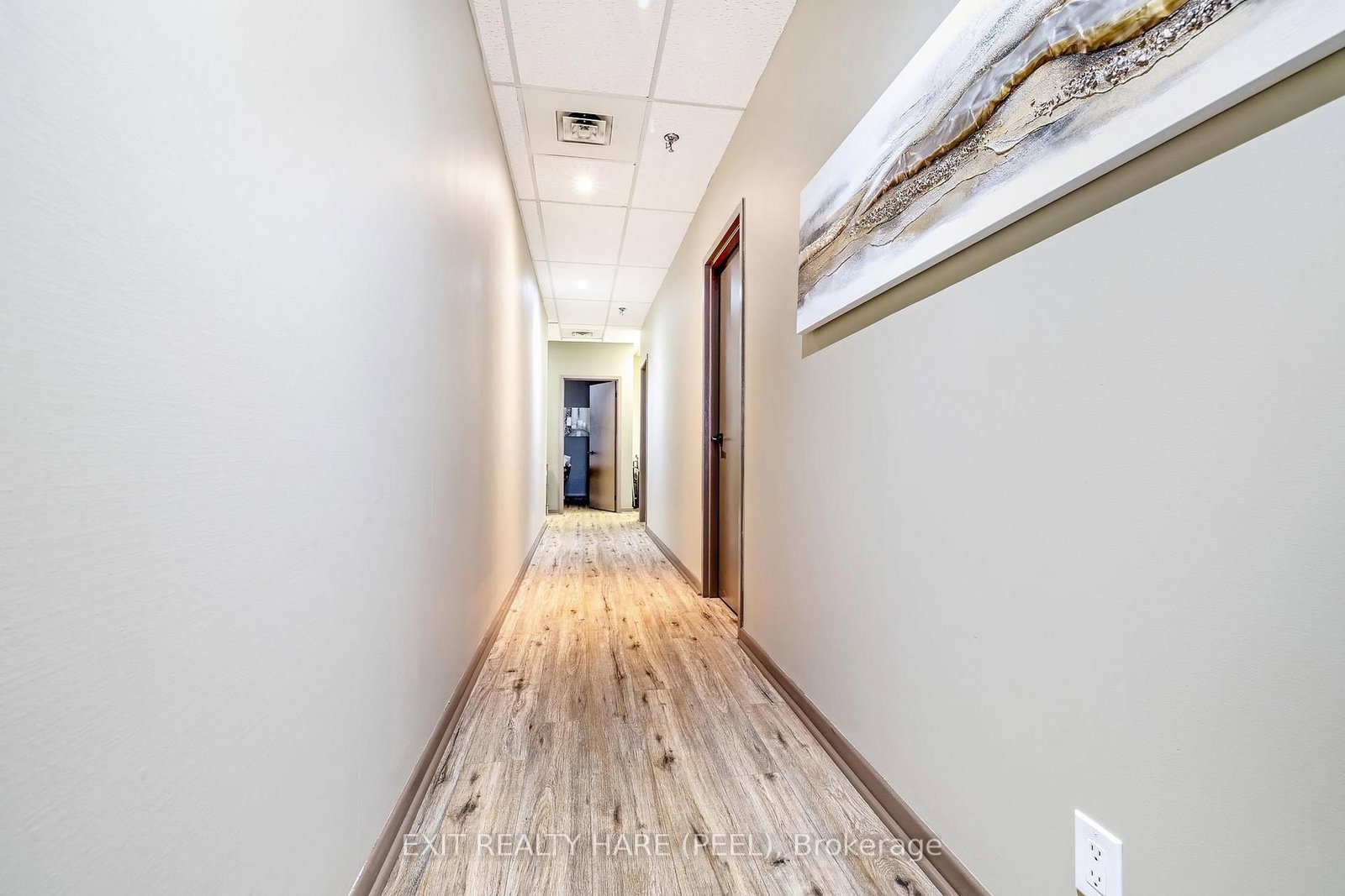 134 Queen Street E - Photo 32