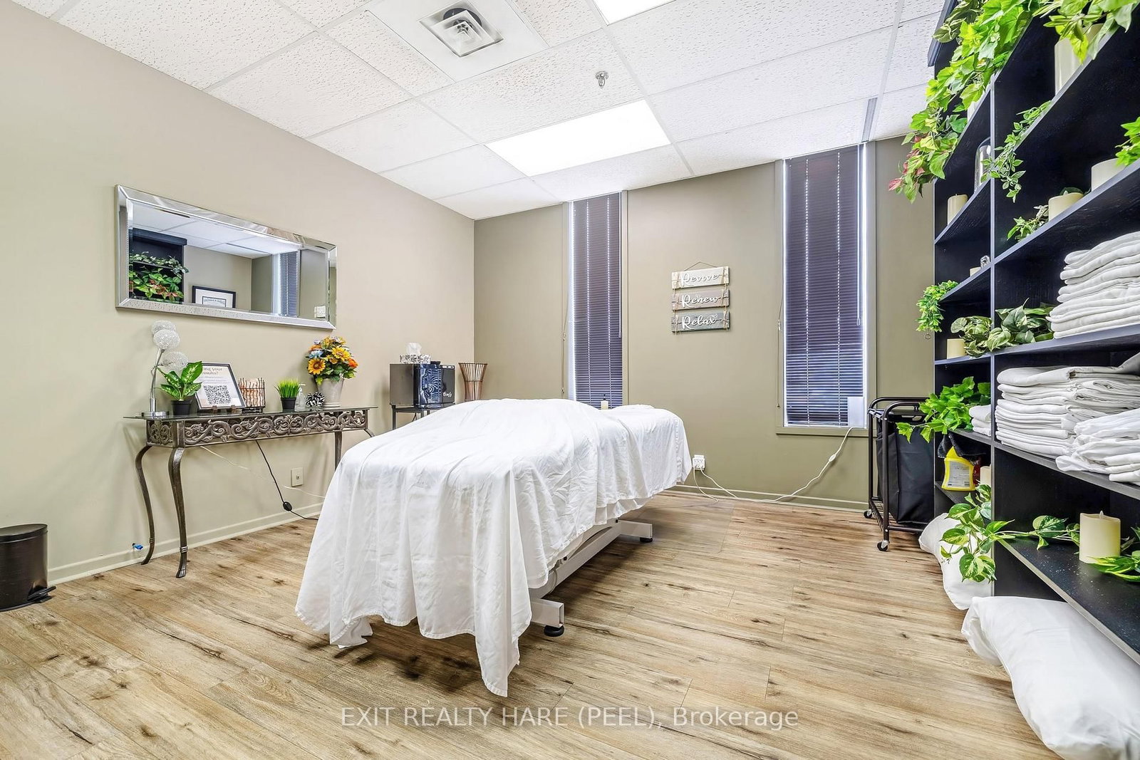 134 Queen Street E - Photo 33