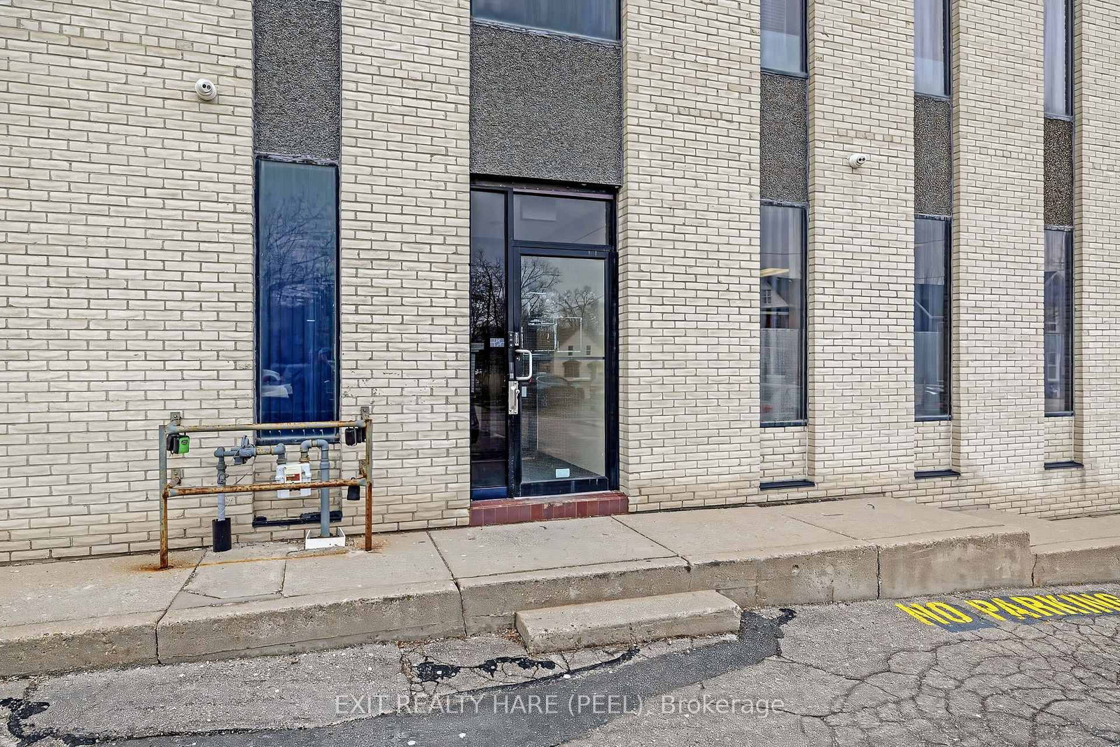 134 Queen Street E - Photo 42