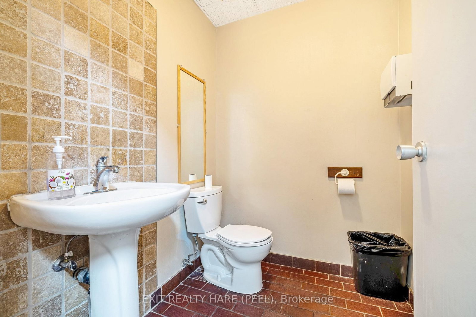 134 Queen Street E - Photo 50