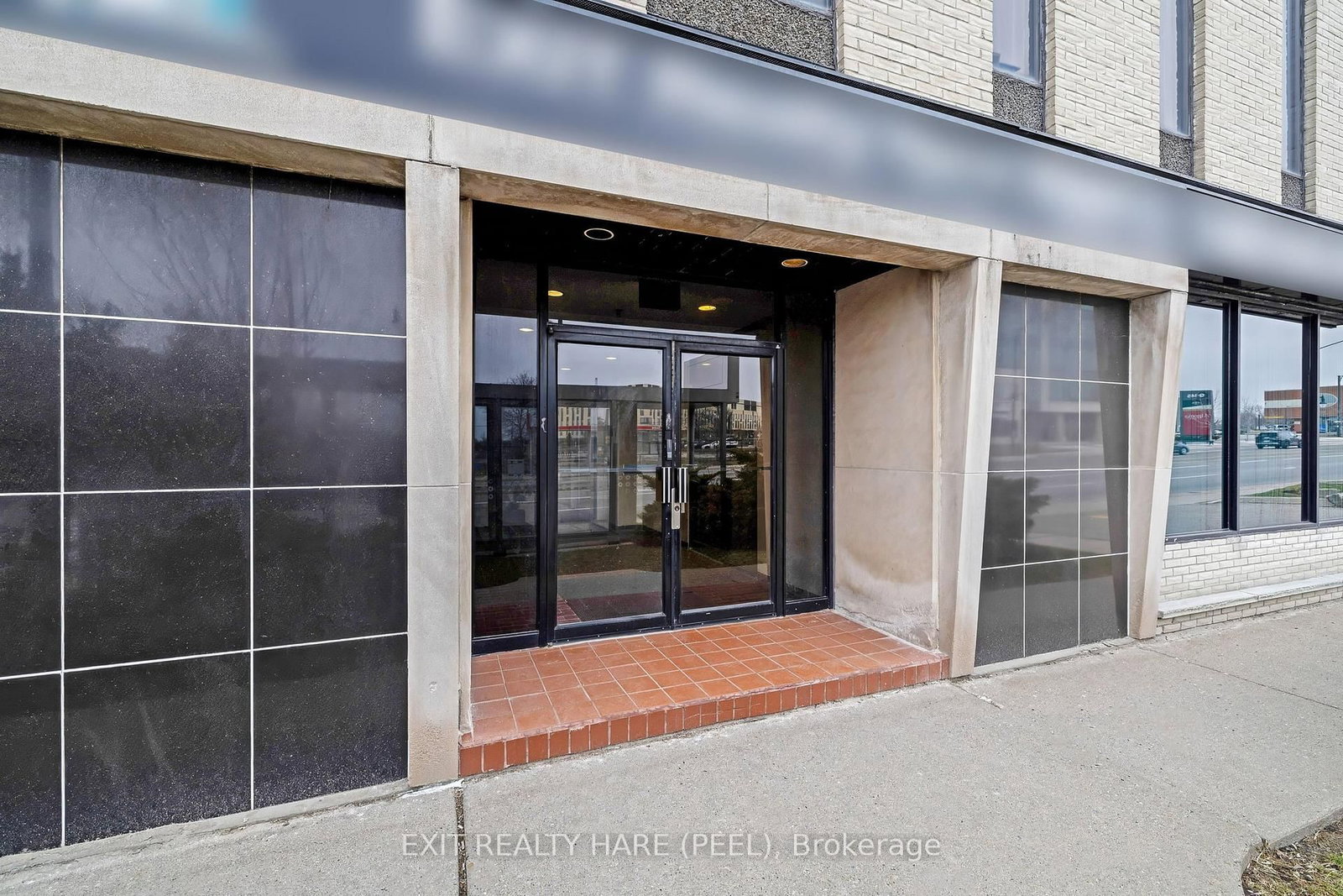 134 Queen Street E - Photo 7