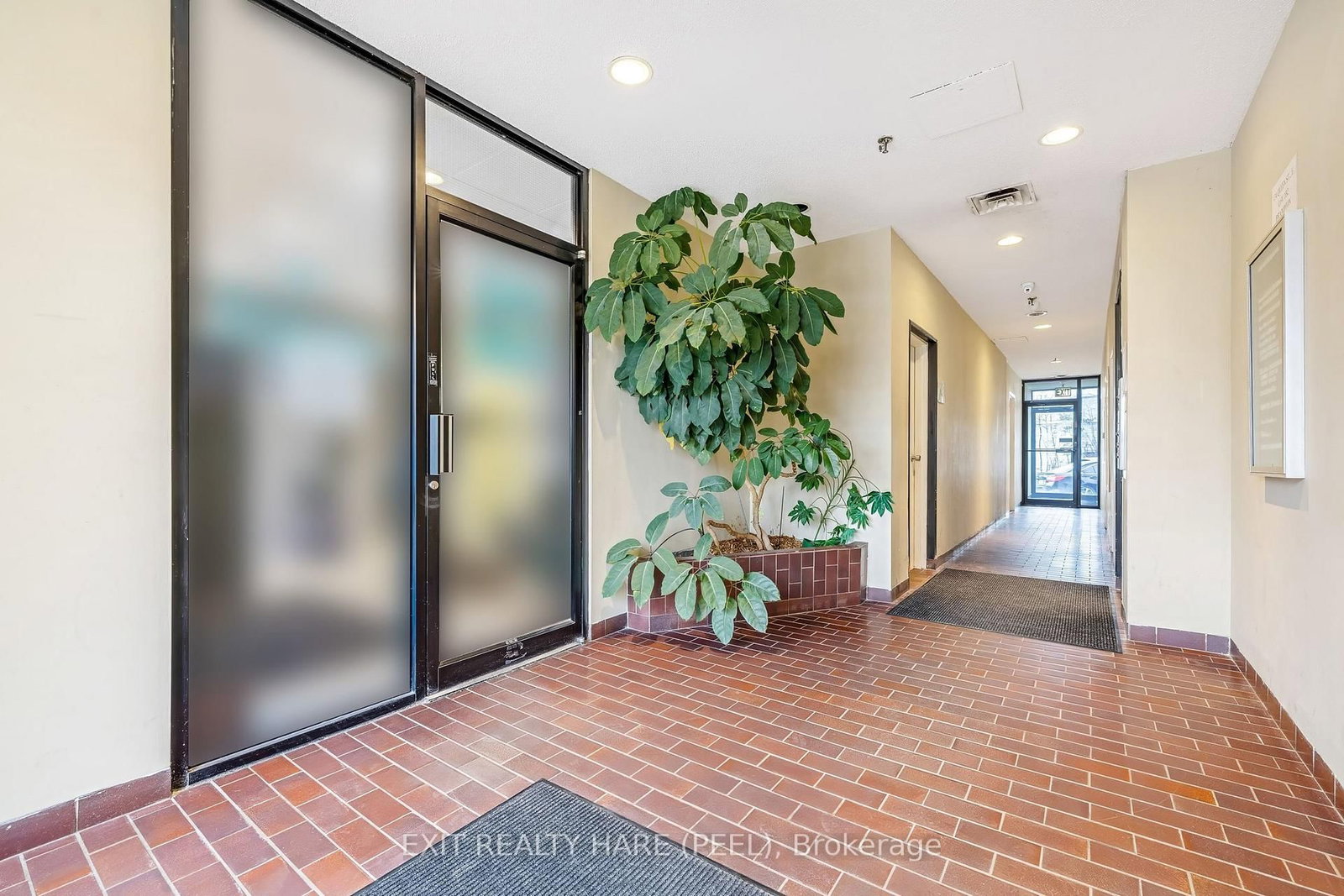 134 Queen Street E - Photo 9