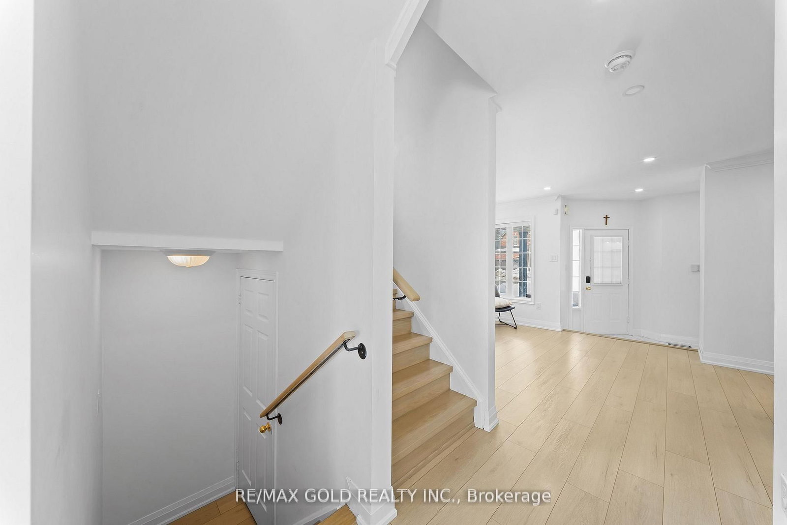 Detached House for sale at 18 Russell Street, Halton Hills, Ontario, L7G 5Y7 - Georgetown - MLS: W13006792