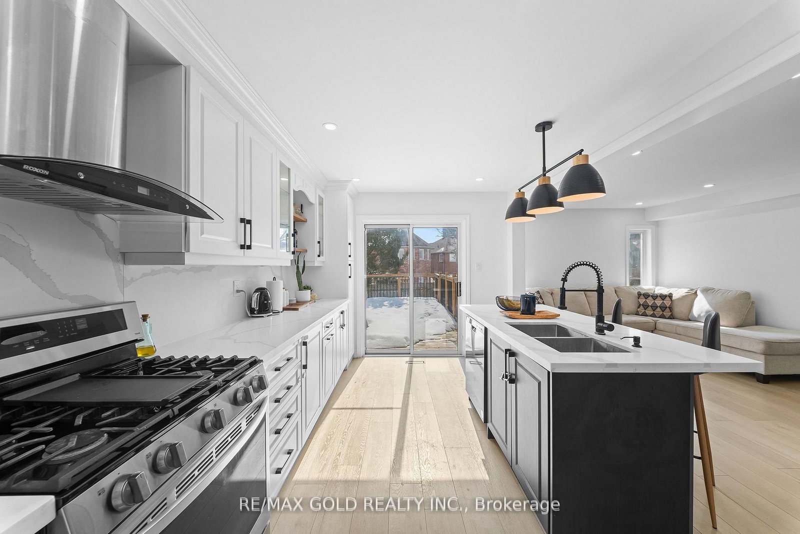 Detached House for sale at 18 Russell Street, Halton Hills, Ontario, L7G 5Y7 - Georgetown - MLS: W13006792