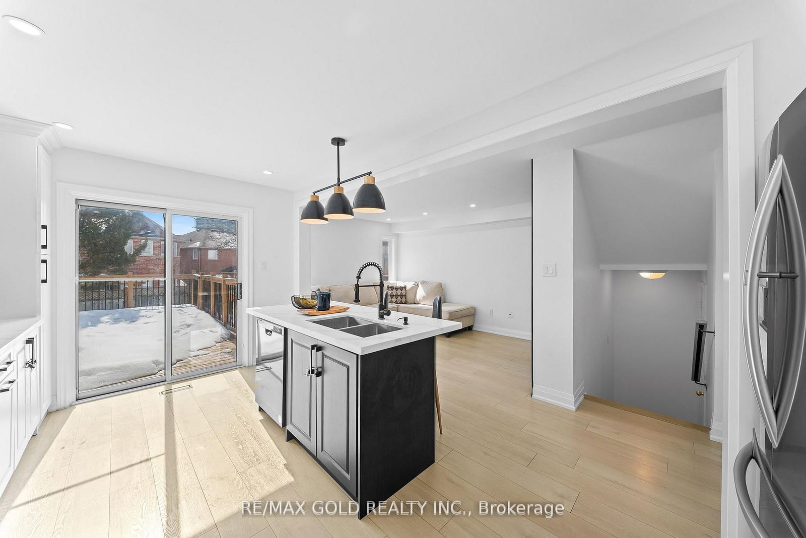 Detached House for sale at 18 Russell Street, Halton Hills, Ontario, L7G 5Y7 - Georgetown - MLS: W13006792