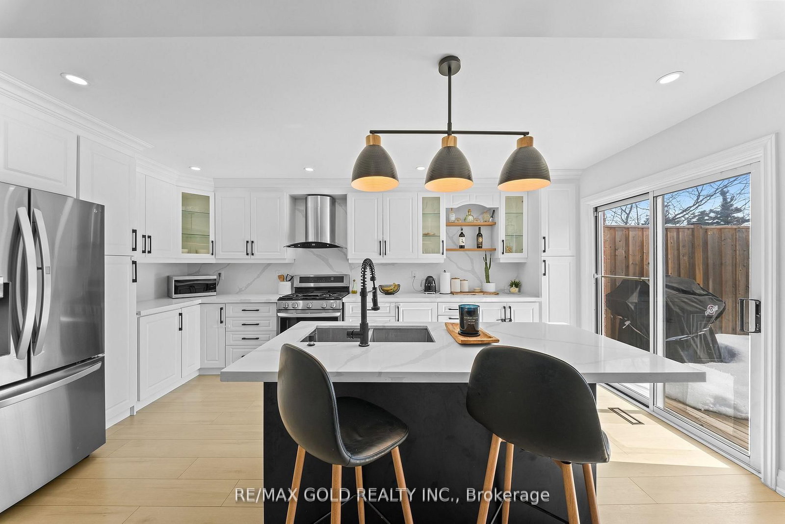 Detached House for sale at 18 Russell Street, Halton Hills, Ontario, L7G 5Y7 - Georgetown - MLS: W13006792