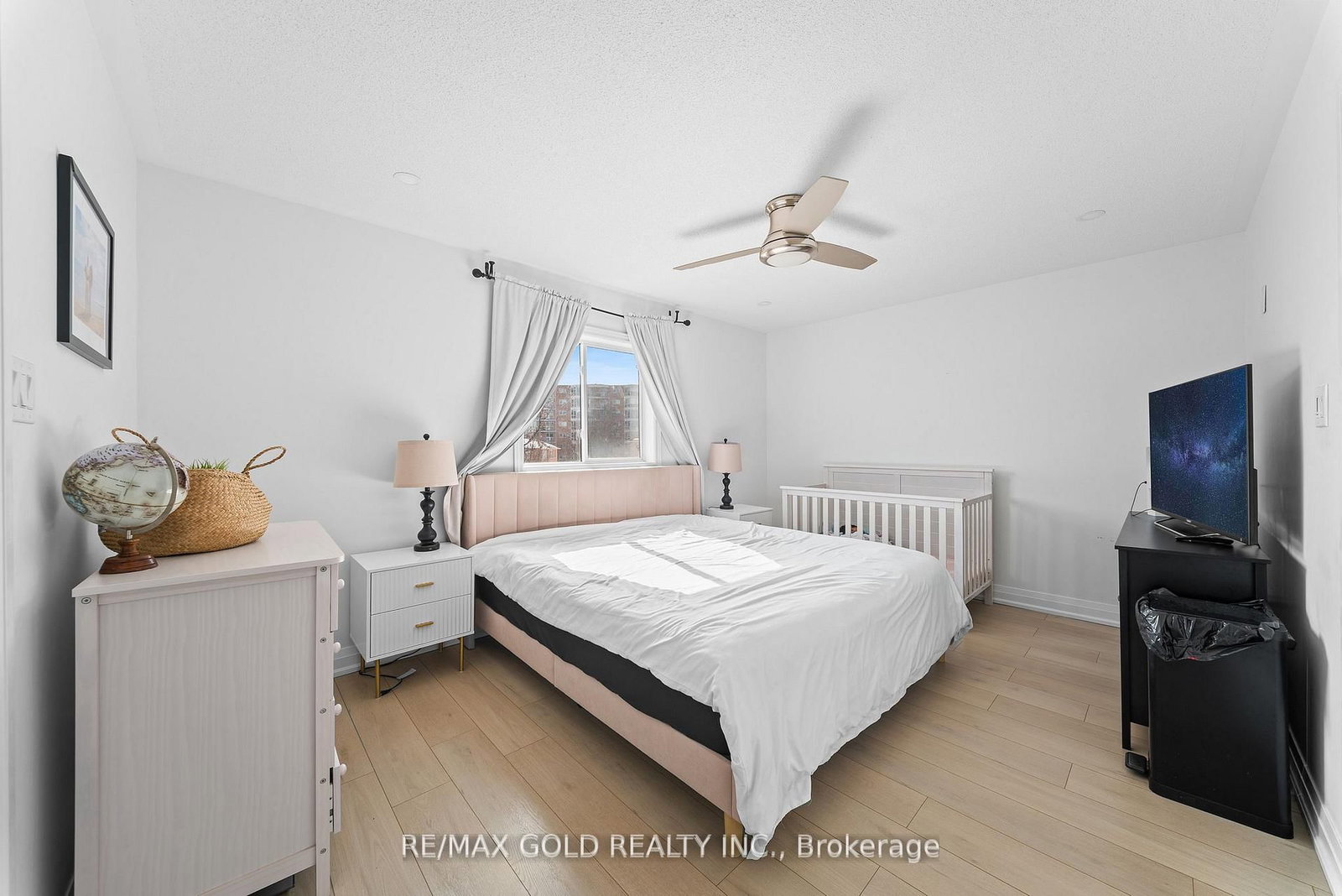 Detached House for sale at 18 Russell Street, Halton Hills, Ontario, L7G 5Y7 - Georgetown - MLS: W13006792