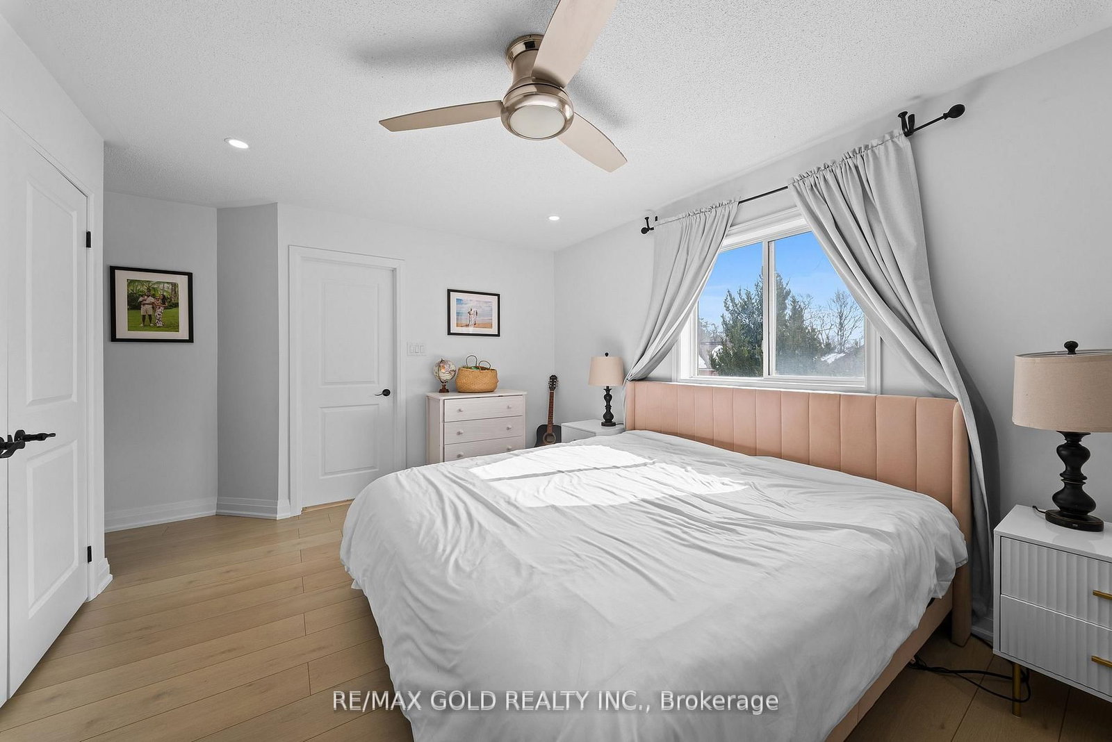 Detached House for sale at 18 Russell Street, Halton Hills, Ontario, L7G 5Y7 - Georgetown - MLS: W13006792