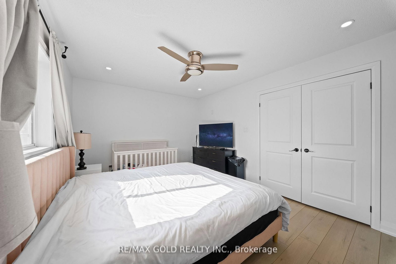 Detached House for sale at 18 Russell Street, Halton Hills, Ontario, L7G 5Y7 - Georgetown - MLS: W13006792