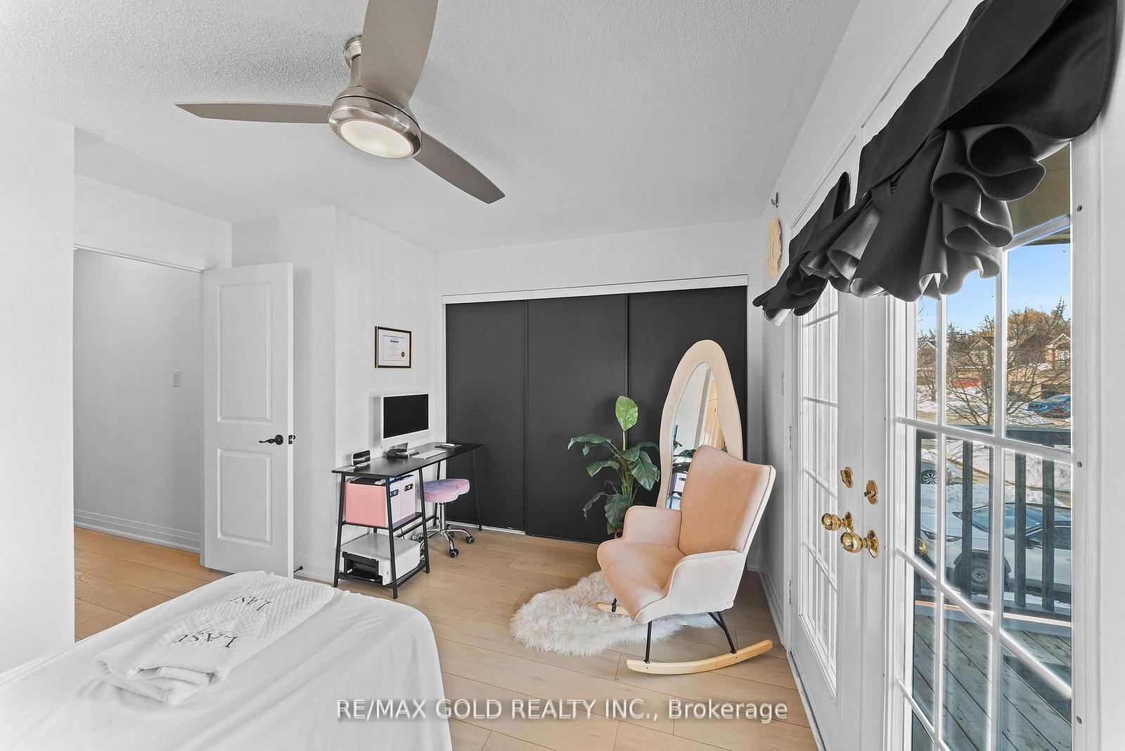 Detached House for sale at 18 Russell Street, Halton Hills, Ontario, L7G 5Y7 - Georgetown - MLS: W13006792