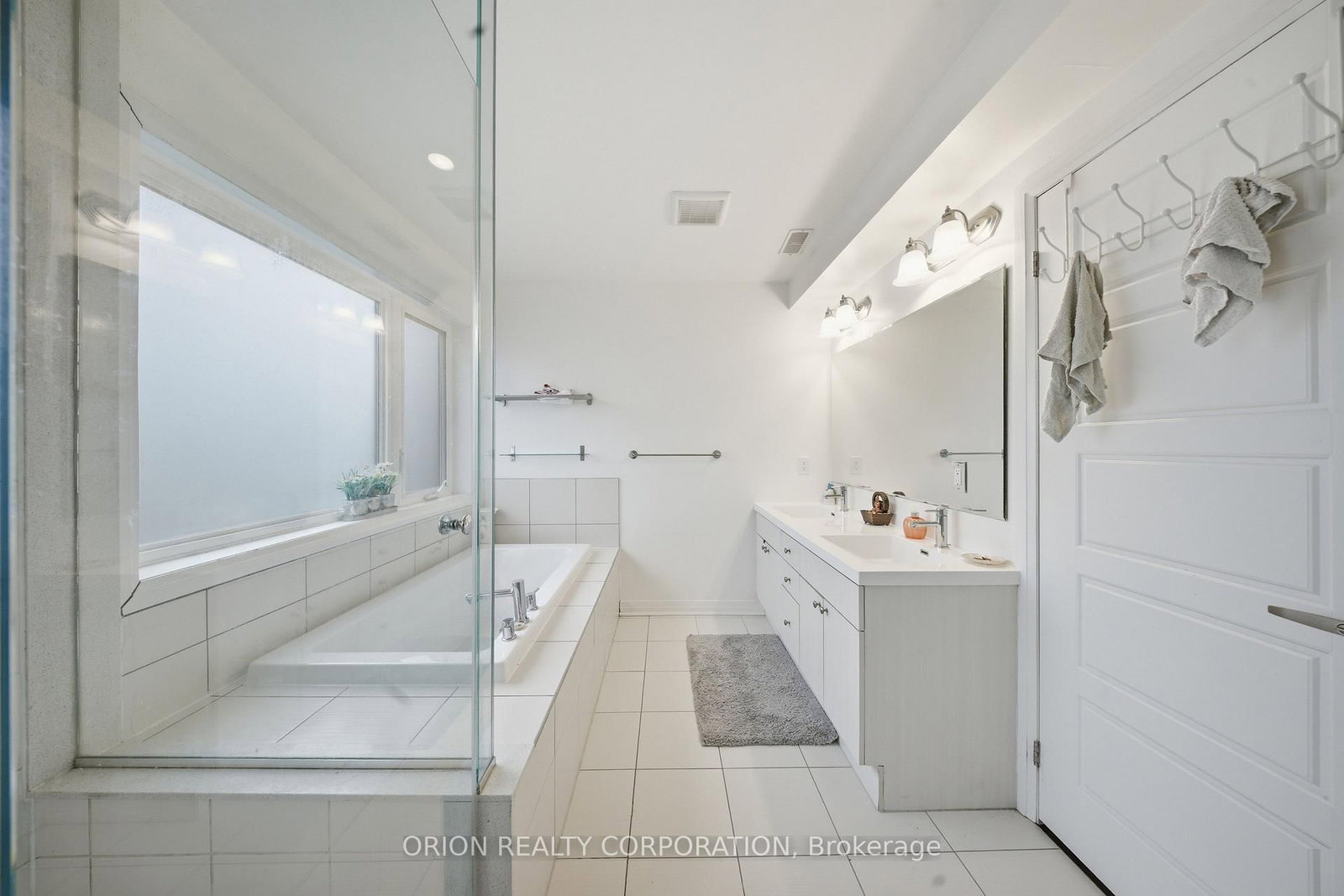 Townhouse for sale at 152 Frederick Tisdale Drive, Toronto, Ontario, M3K 0A8 - Downsview-Roding-CFB - MLS: W13006934