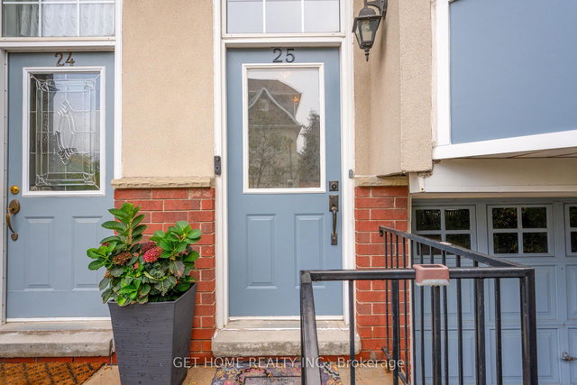 25 - 840 Dundas Street W