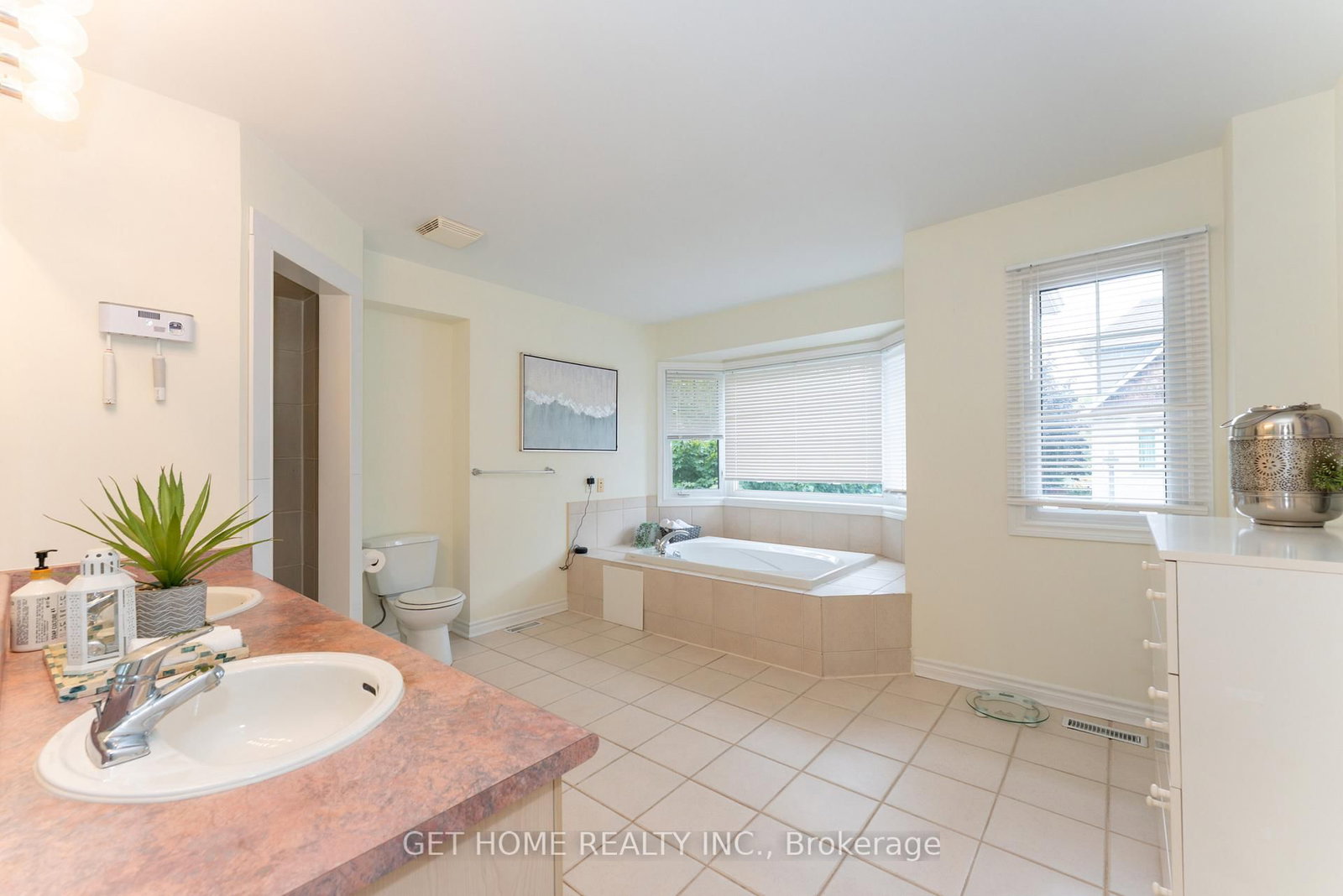 840 Dundas Street W, Unit 25 - Photo 22