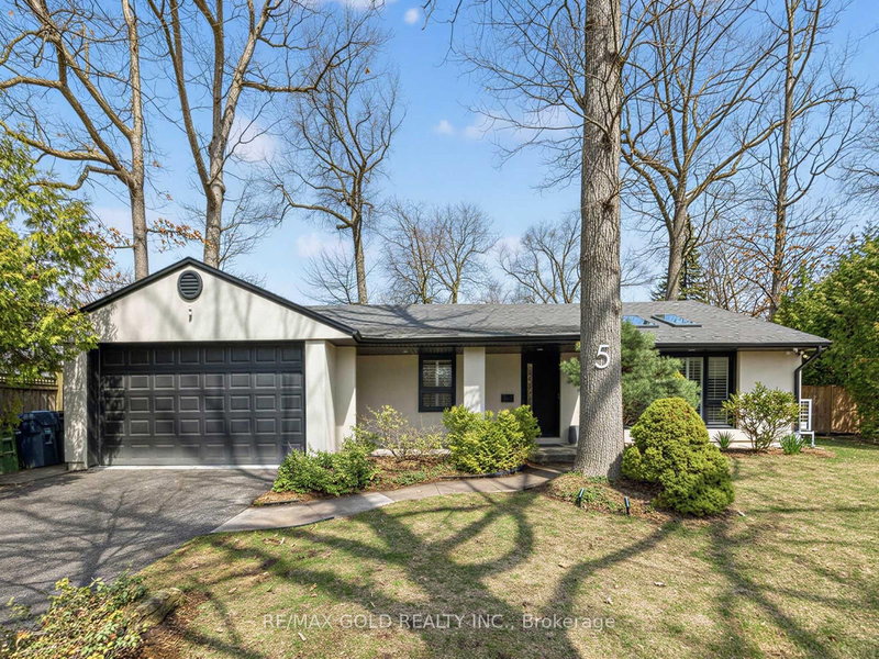 5 Crediton Crt, Toronto, M9B 3B9 | Image 2