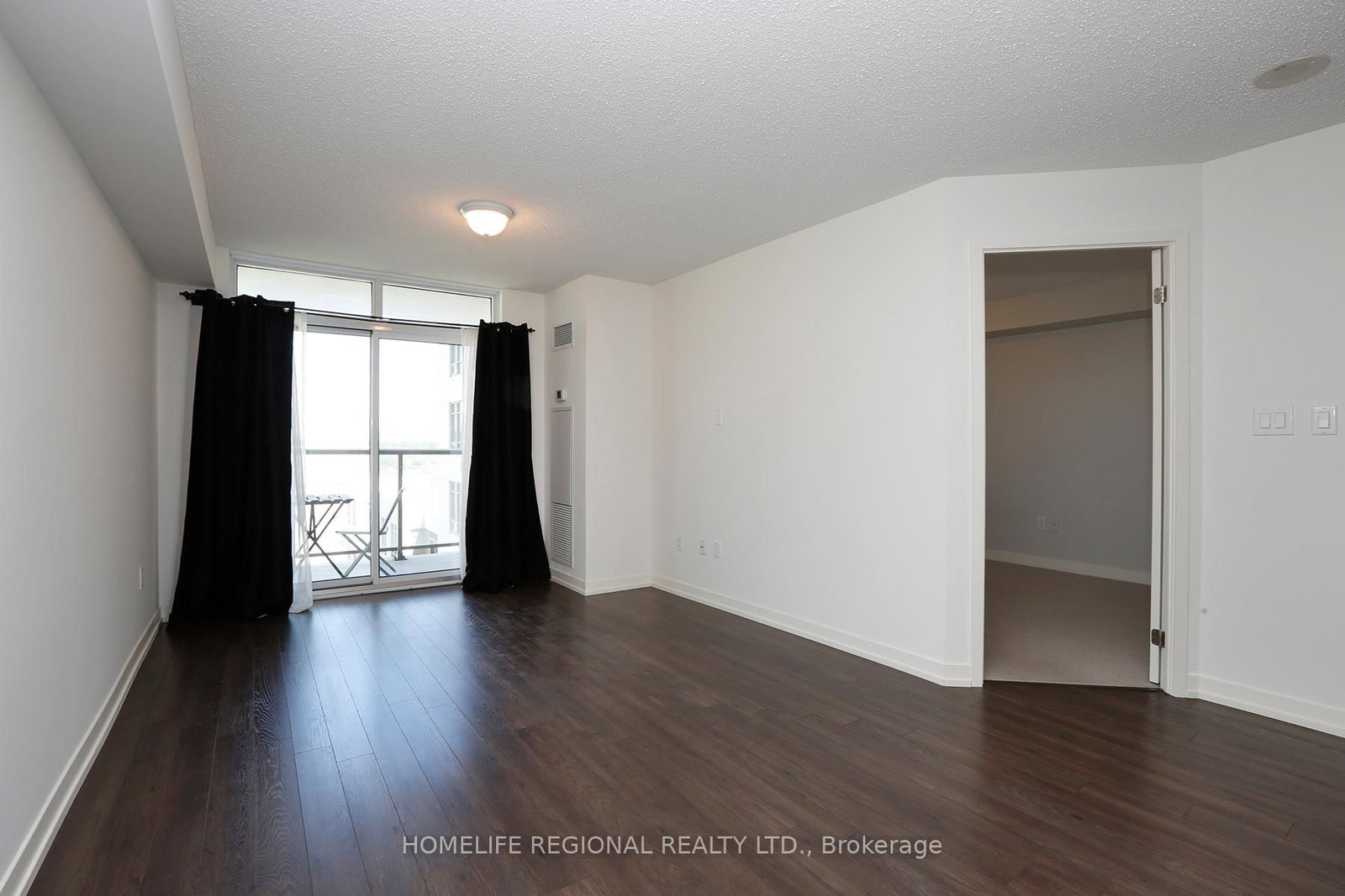 816 Lansdowne Avenue, Unit 1015 - Photo 7