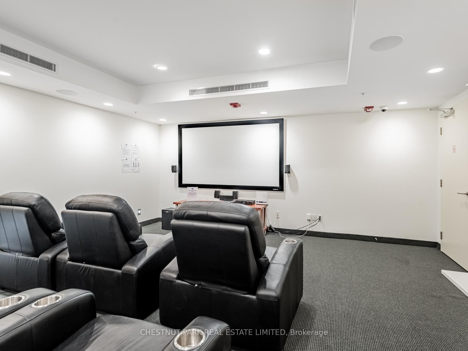 15 James Finlay Way, Unit 613 - Photo 29