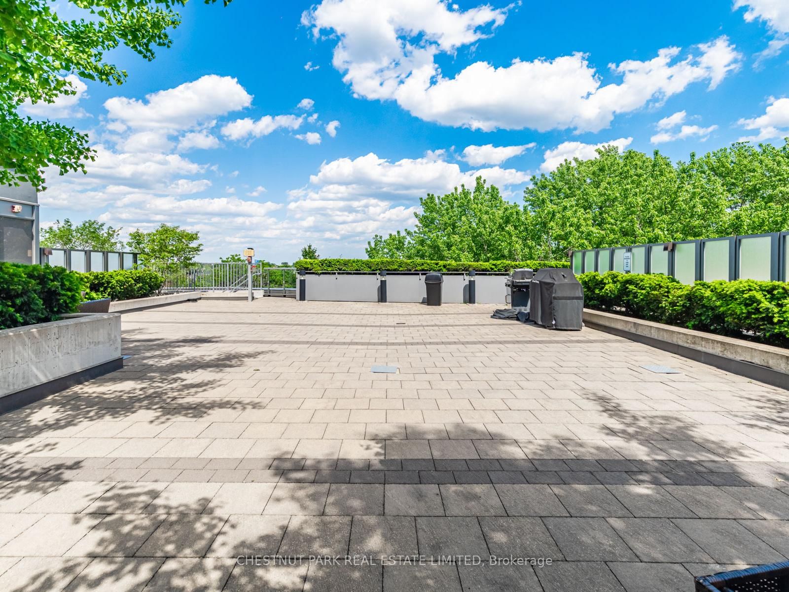 15 James Finlay Way, Unit 613 - Photo 31