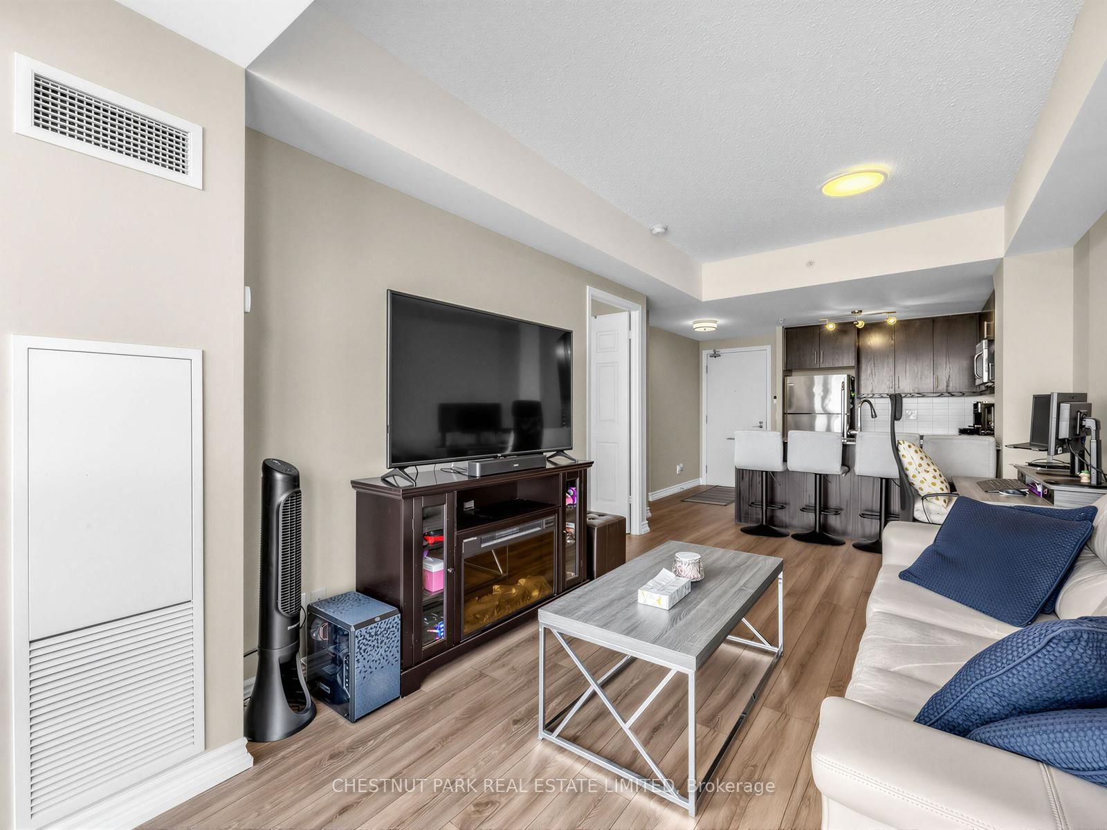 15 James Finlay Way, Unit 613 - Photo 8