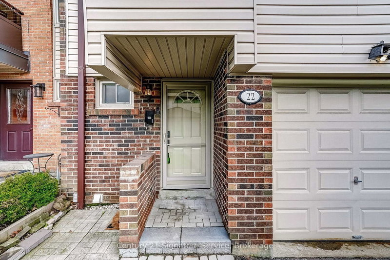 22 - 2120 Rathburn Rd E, Mississauga, L4W 2S8 | Image 2
