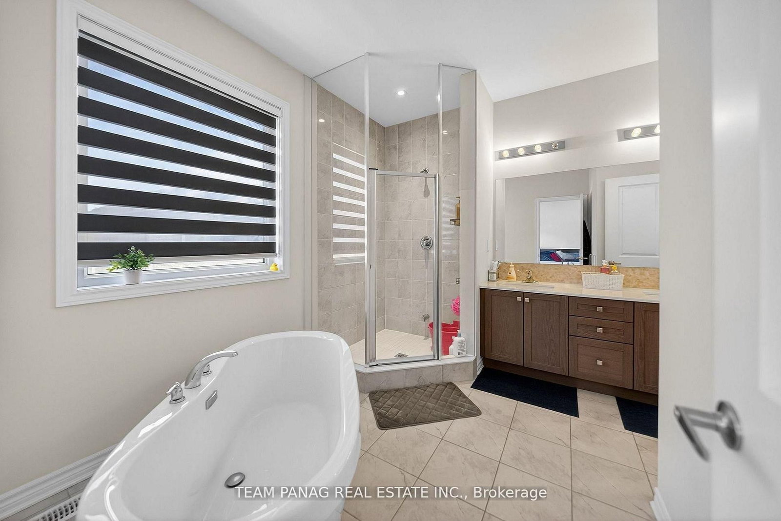 Detached House for sale at 119 Petch Avenue, Caledon, Ontario, L7C 1Z9 - Rural Caledon - MLS: W13007200