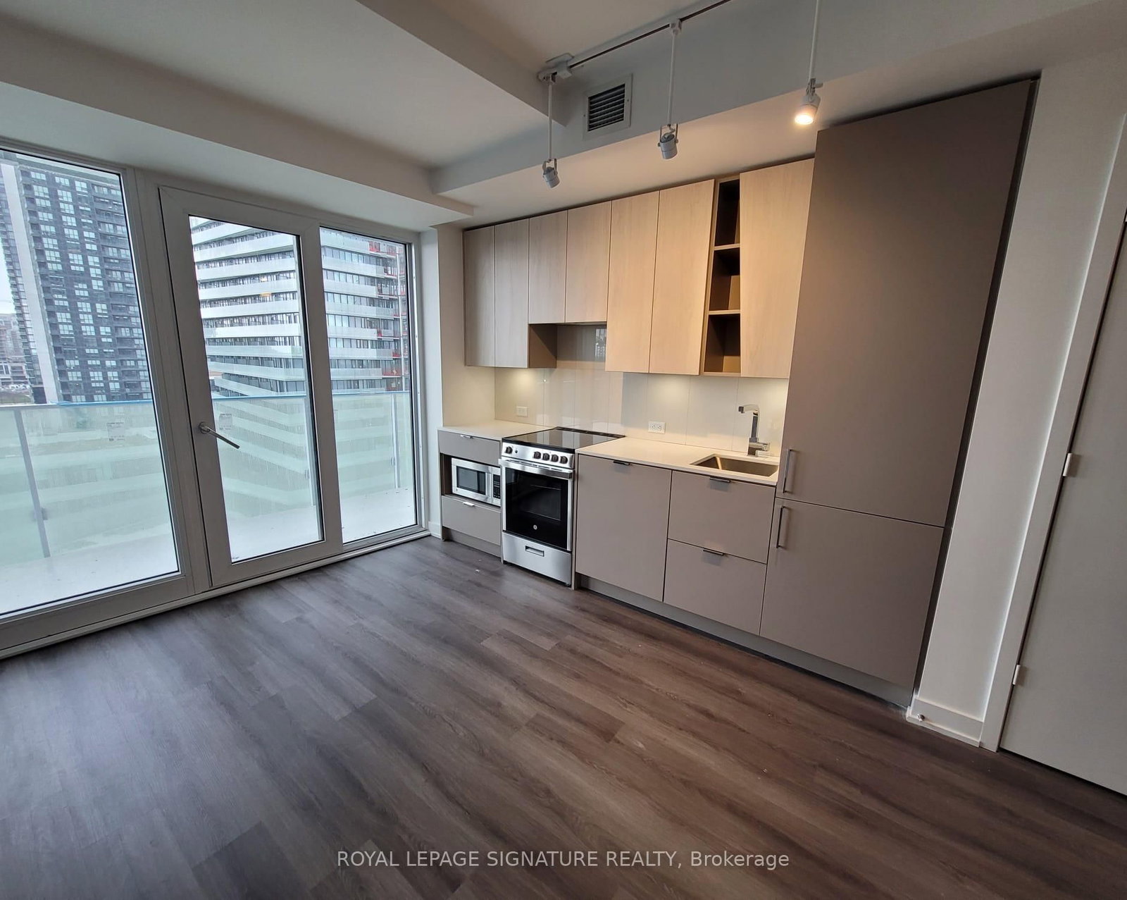 3883 Quartz Road, Unit 1111