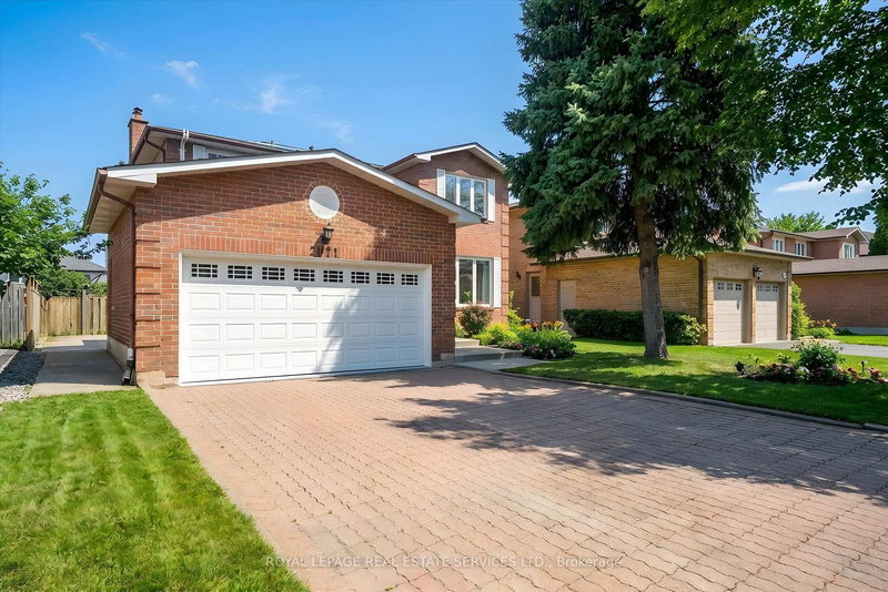2071 Pen St, Oakville, L6H 3L2 | Image 2