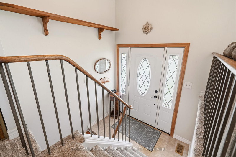 2349 Middlesmoor Cres, Burlington, L7P 3X4 | Image 3