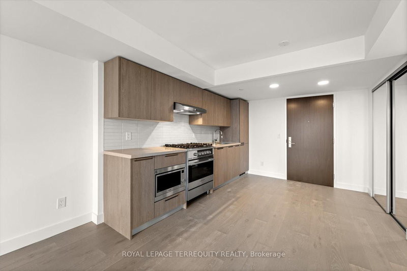 home for lease on 213-160 Kingsway Crescent