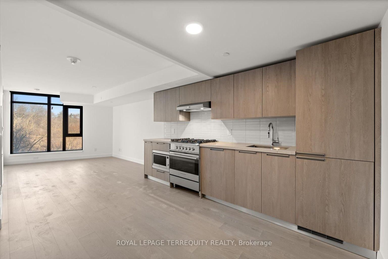 160 Kingsway Crescent, Unit 213 - Photo 4