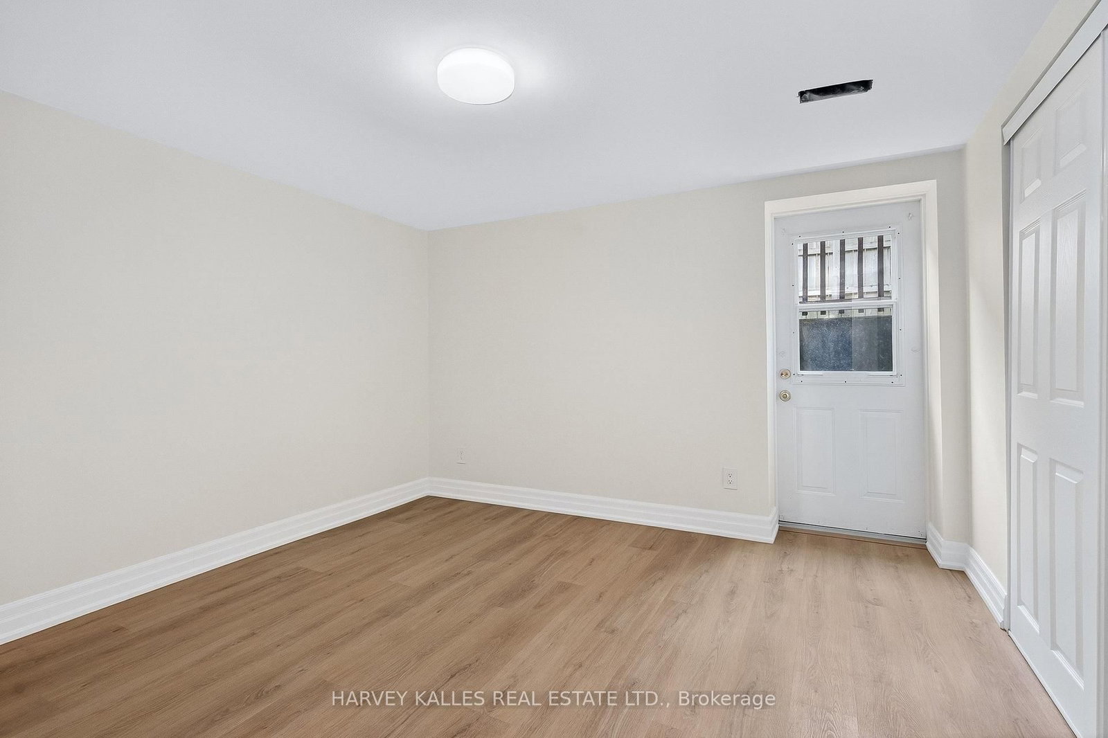 67 Robinglade Drive, Unit Basement - Photo 16