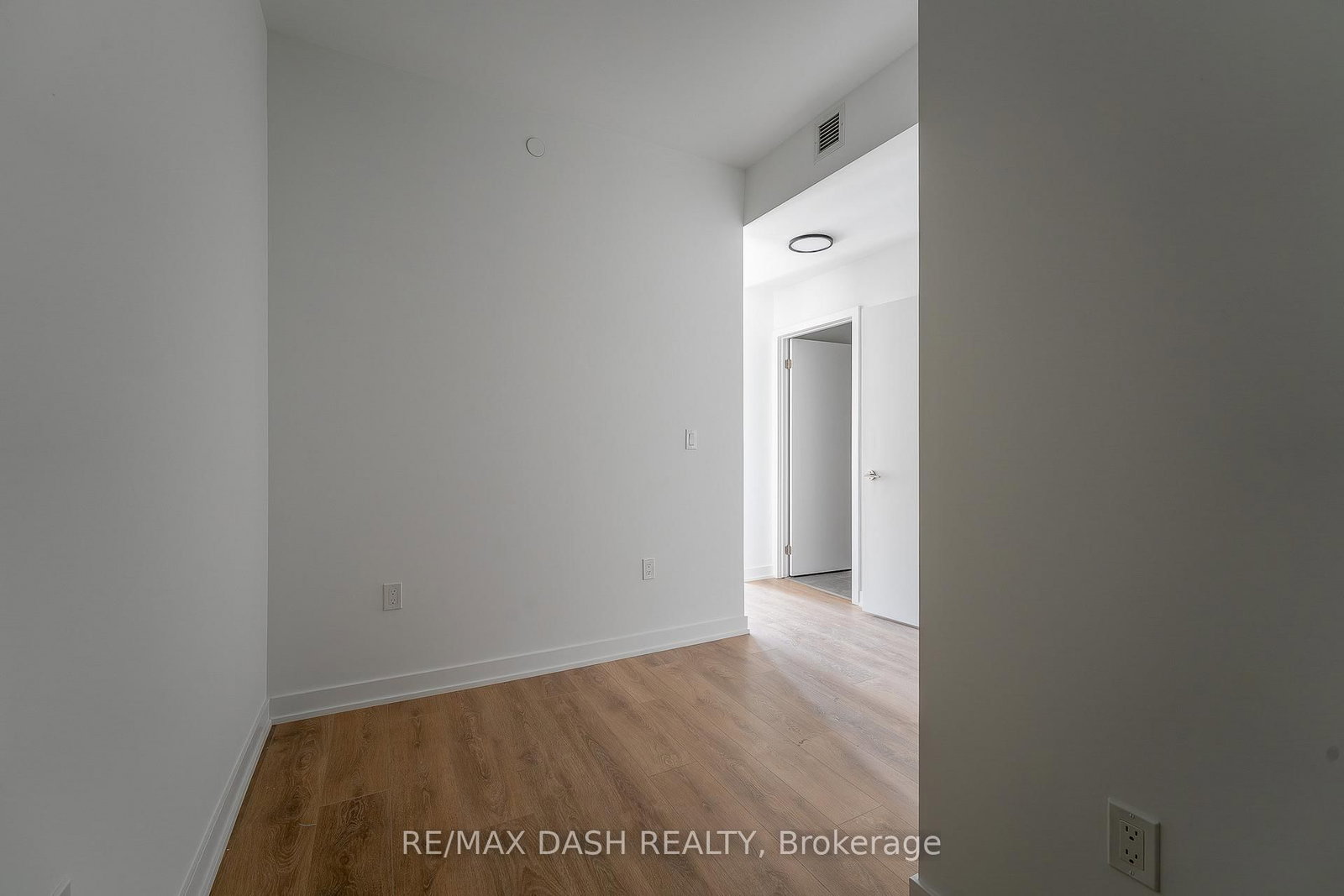 1037 THE QUEENSWAY Avenue, Unit 1001 - Photo 11