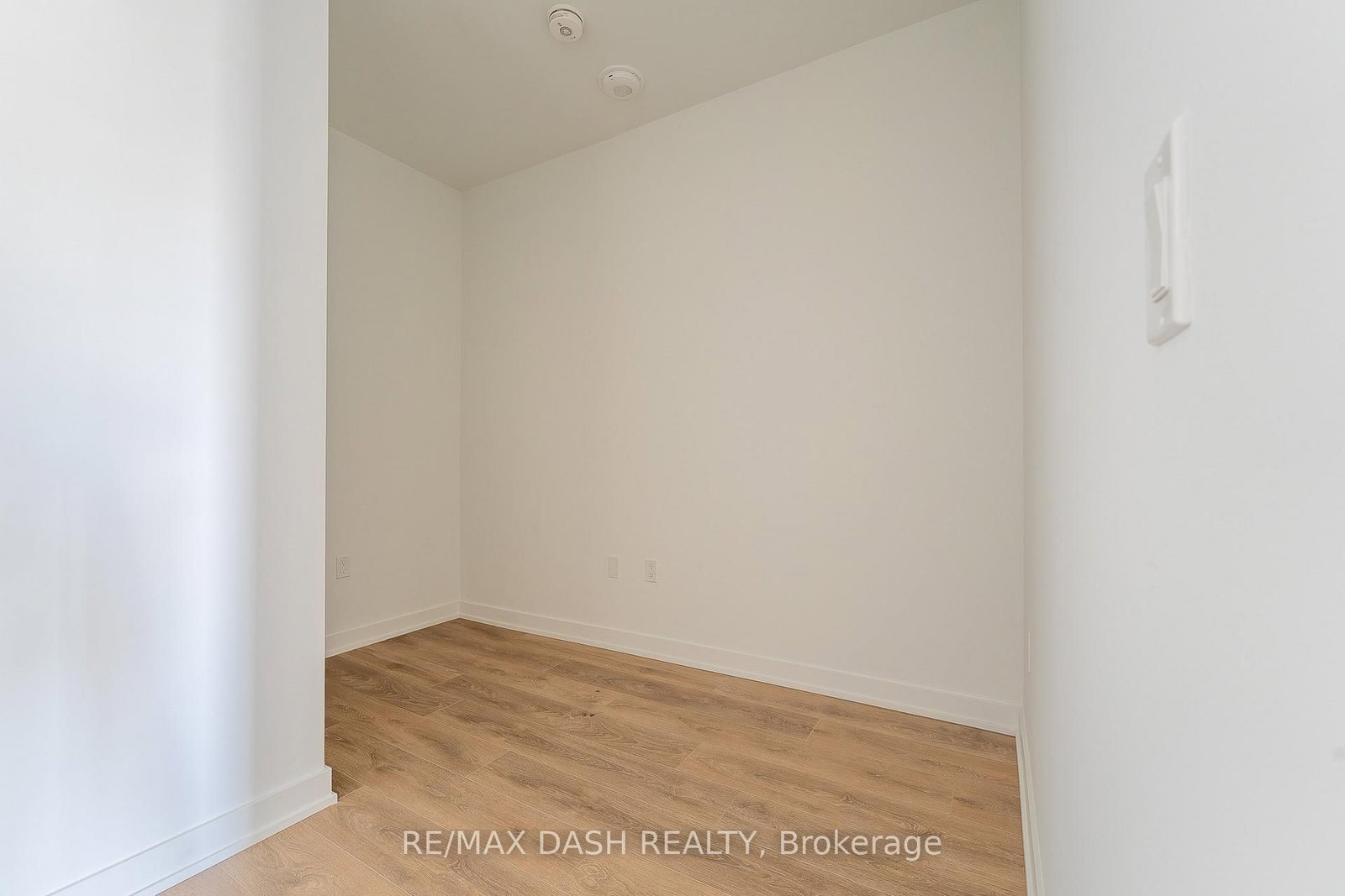 1037 THE QUEENSWAY Avenue, Unit 1001 - Photo 13
