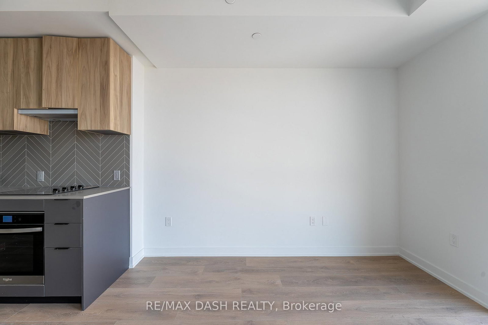 1037 THE QUEENSWAY Avenue, Unit 1001 - Photo 18