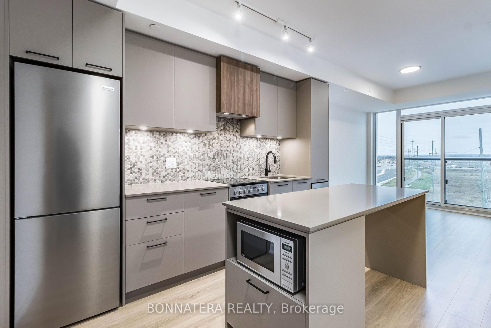 10 Lagerfeld Drive, Unit 414 - Photo 6