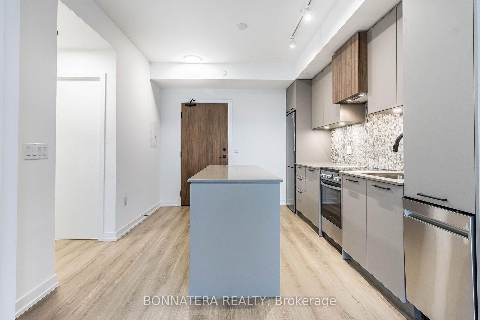 10 Lagerfeld Drive, Unit 414 - Photo 8