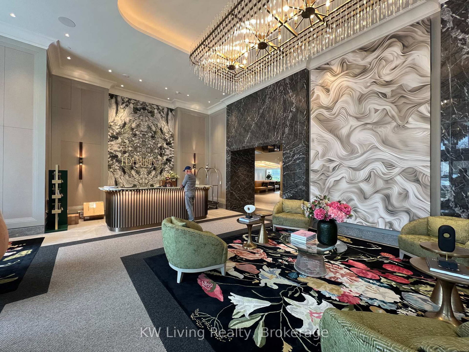 259 The Kingsway, Unit 530 - Photo 2