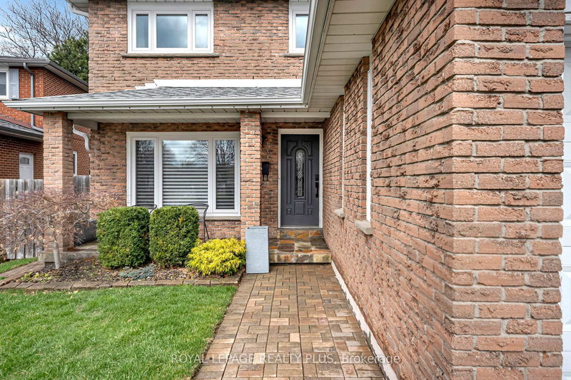 4241 Anworld Pl, Mississauga, L4W 2W1 | Image 2