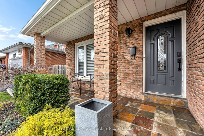 4241 Anworld Pl, Mississauga, L4W 2W1 | Image 3