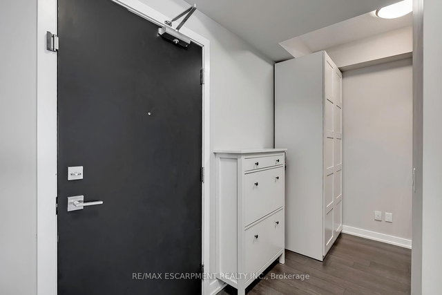 604 - 5240 Dundas Street